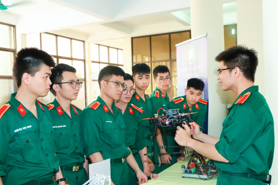 “Kiến tạo tương lai” thời công nghệ số